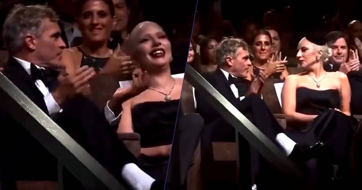 Lady Gaga in imbarazzo al Festival del Cinema di Venezia la salva Joaquin Phoenix il video