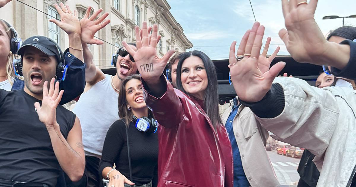 Laura Pausini porta su un pullman i fan per presentare in anteprima CIAO il nuovo singolo