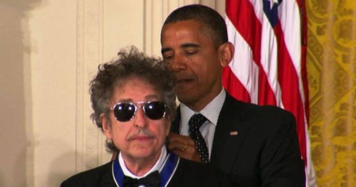 Il Nobel a Bob Dylan la prima volta di un musicistapoeta