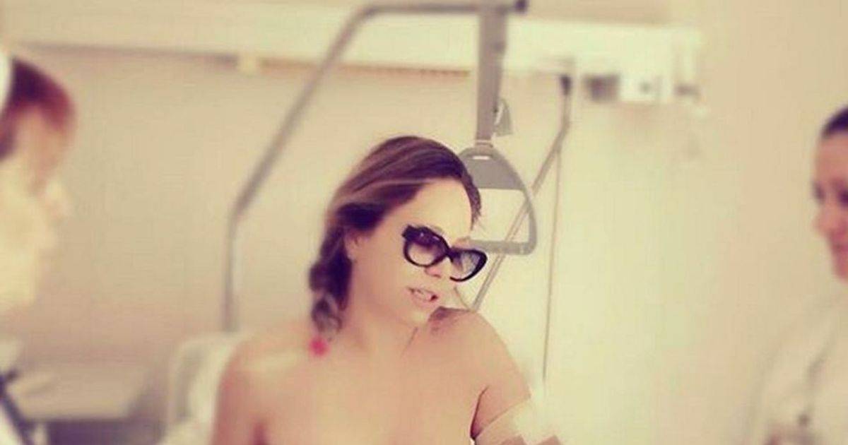 Naike Rivelli posta un topless di Ornella Muti in ospedale