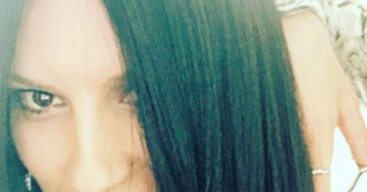 Nuovo taglio di capelli per Laura Pausini riga centrale e taglio pi corto