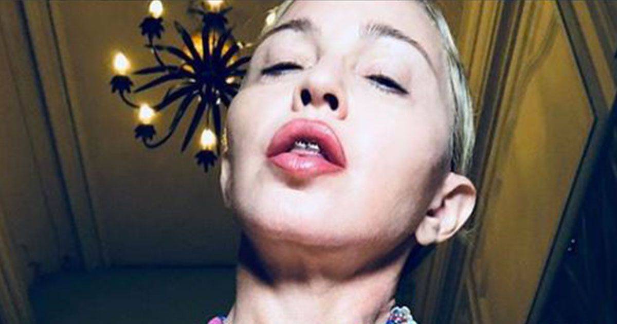 Madonna in topless su Instagram e fa scandalo