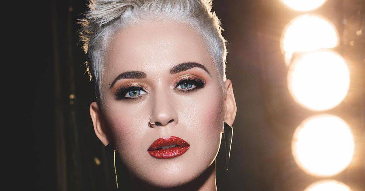 Katy Perry: la foto con il pancione spopola sul web