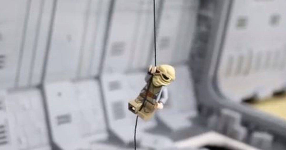 La scena di Star Wars ricreata con 25mila Lego