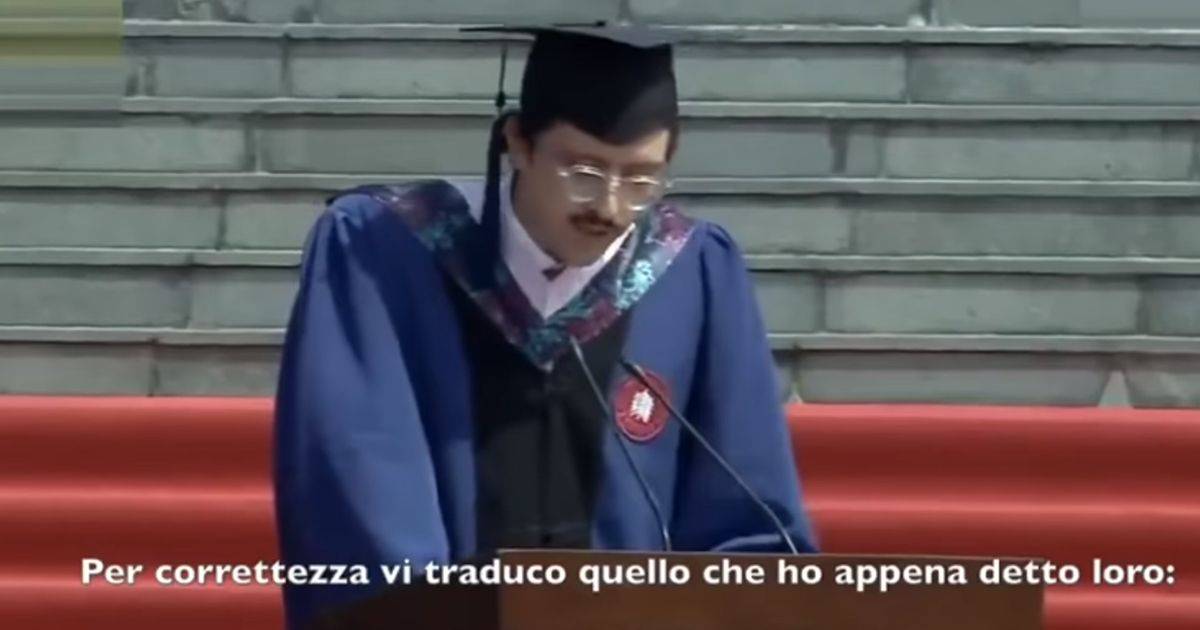 Lo studente italiano si laurea e il suo discorso conquista la Cina