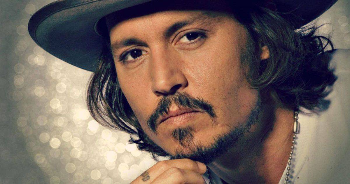 Johnny Depp cambia di nuovo look e i fan non lo riconoscono