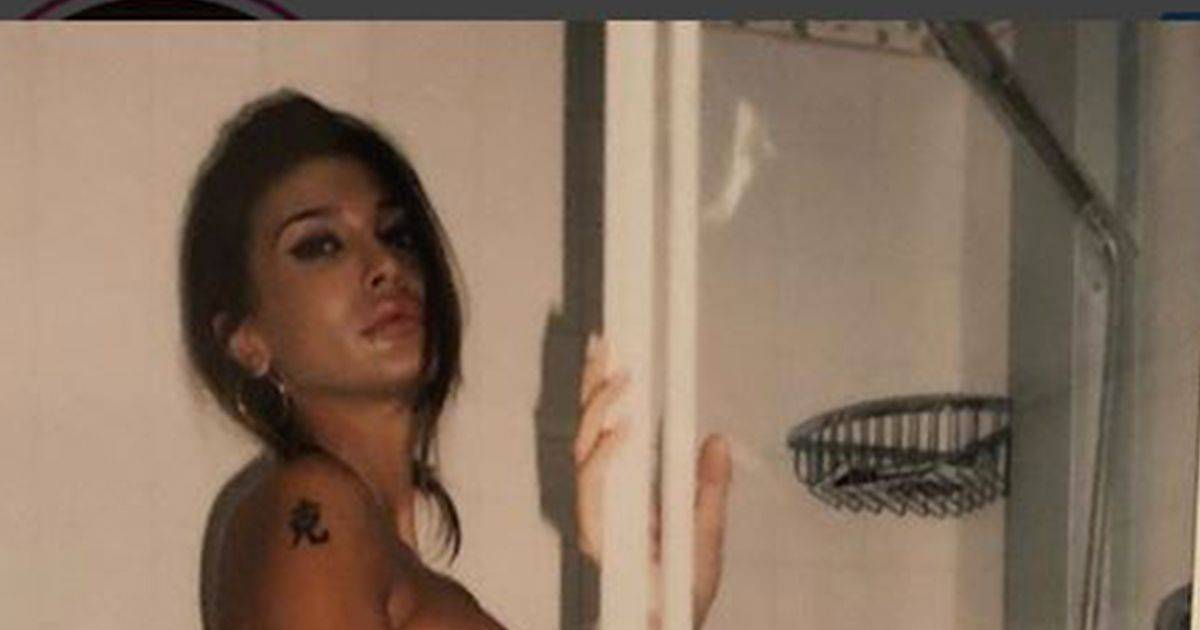 Cristina Buccino quando su Instagram la doccia  sexy