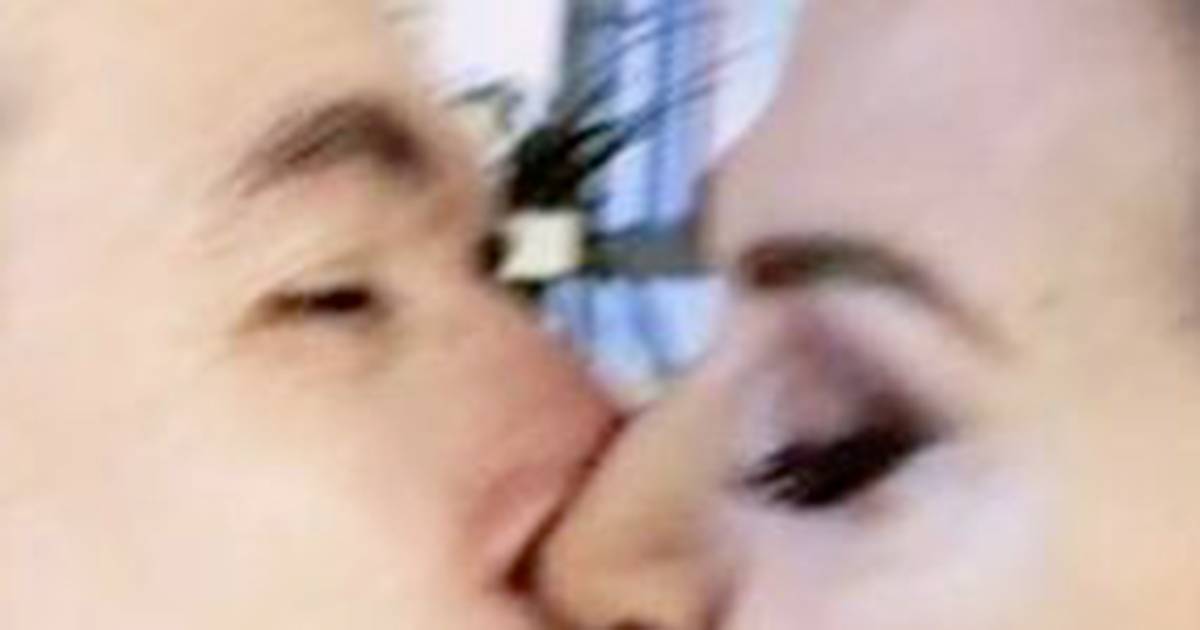 Lamberto Sposini il bacio sulla bocca a Barbara D8217Urso diventa virale