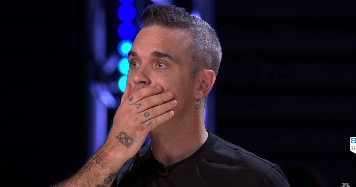 Concorrente di X Factor UK cade dal palco