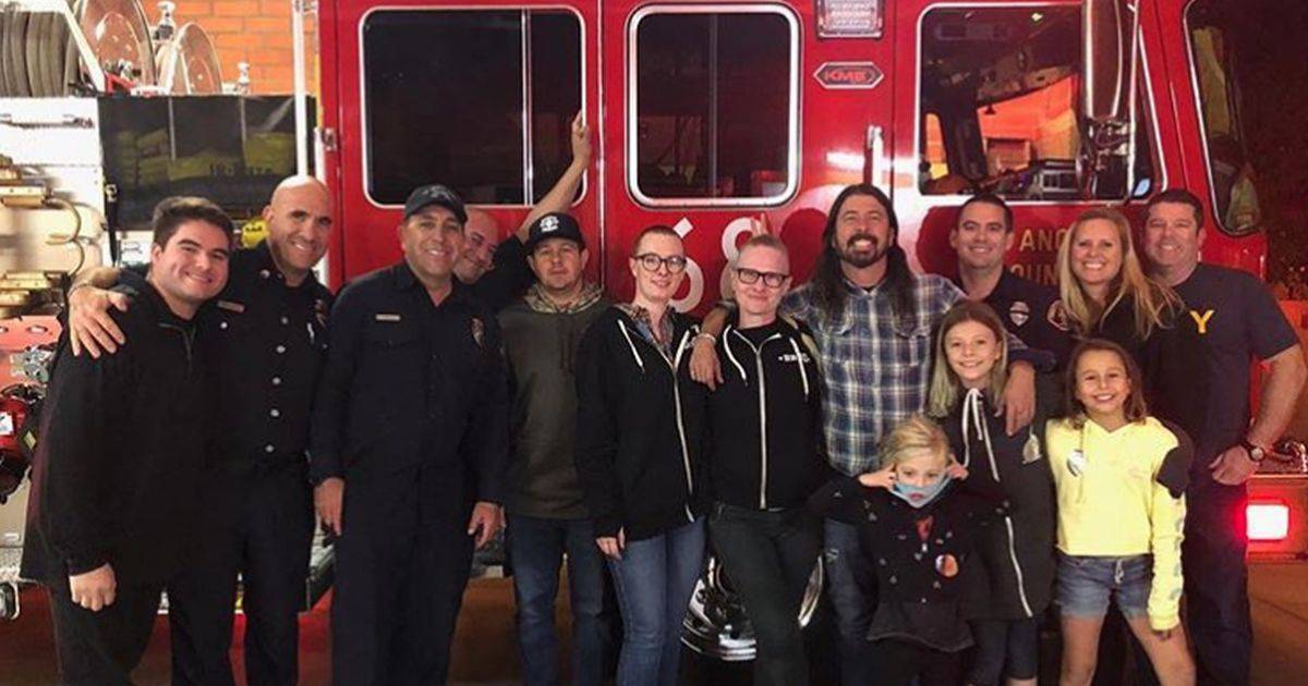 Incendio a Los Angeles Dave Grohl ha aiutato cos i pompieri