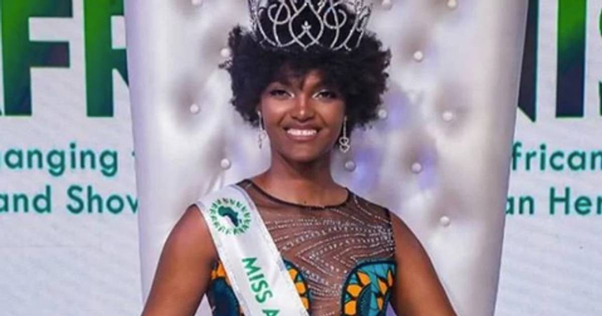 Piccolo incidente per Miss Africa i capelli vanno a fuoco durante lincoronazione