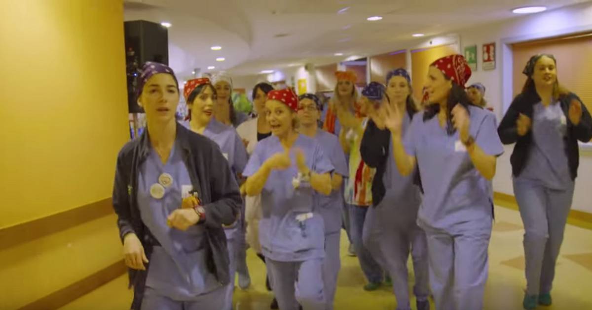 A Firenze medici e infermieri ballano per i pazienti del reparto di pediatria