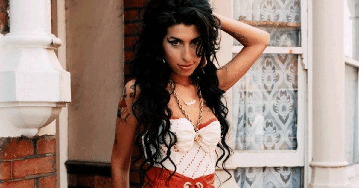 Amy Winehouse ascolta il brano inedito Find my love