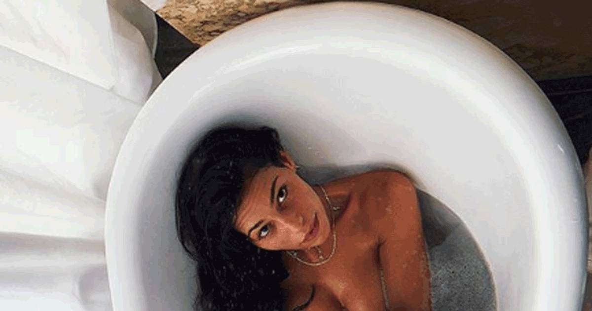 Ludovica Valli posa nuda su Instagram i fan impazziscono