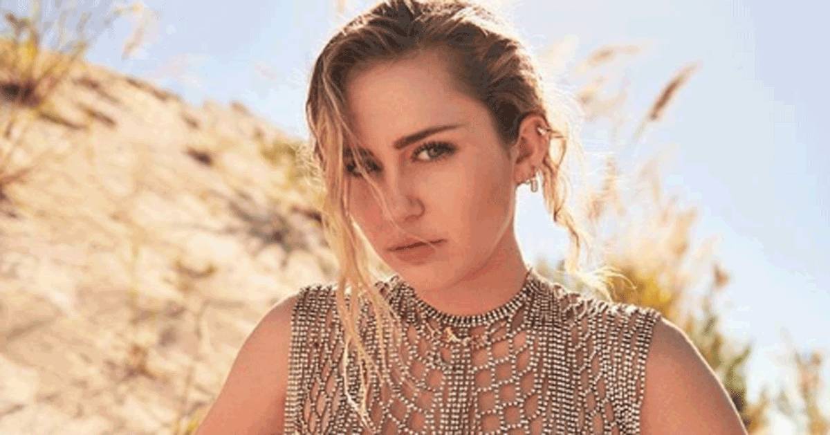 Miley Cyrus  super provocante nel nuovo servizio di Vanity Fair