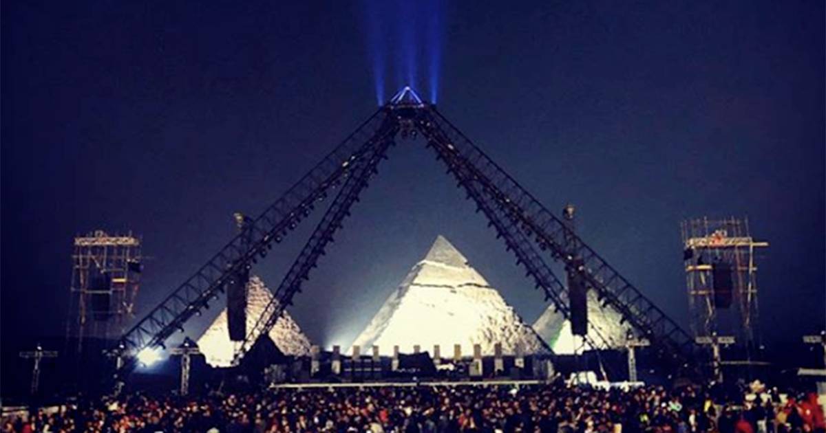 Il concerto dei Red Hot Chili Peppers davanti alle Piramidi  stato pazzesco