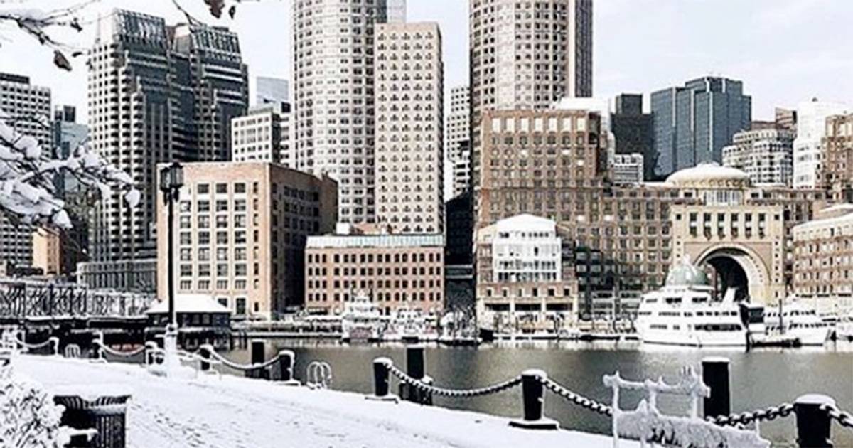 Boston  completamente ricoperta dalla neve il paesaggio  da favola