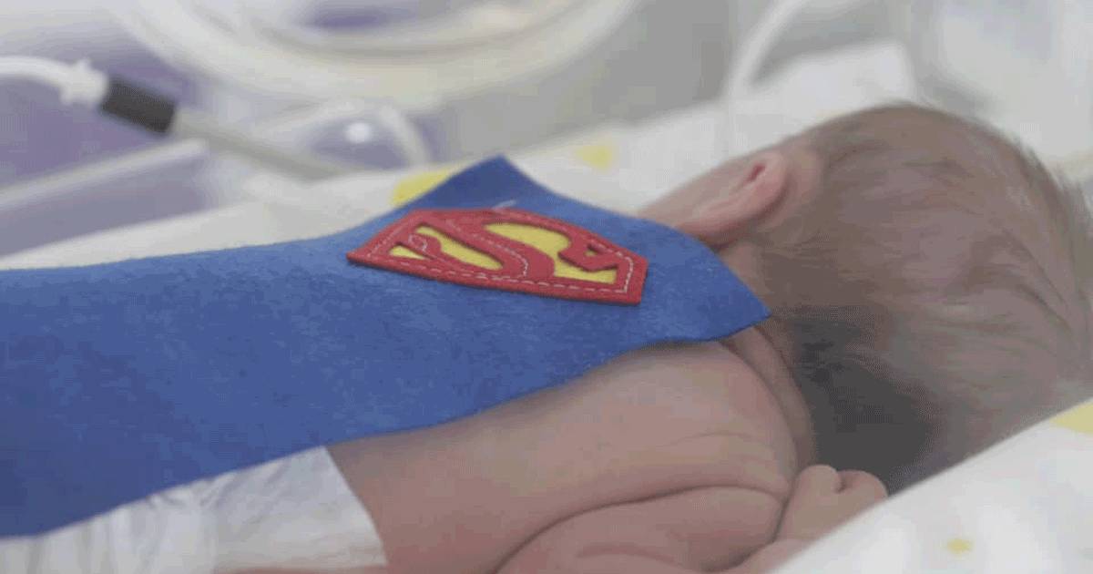I neonati della Terapia Intensiva si mascherano da supereroi