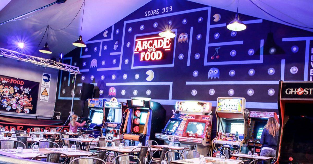 Arcade and Food il primo ristorante con videogiochi anni 80