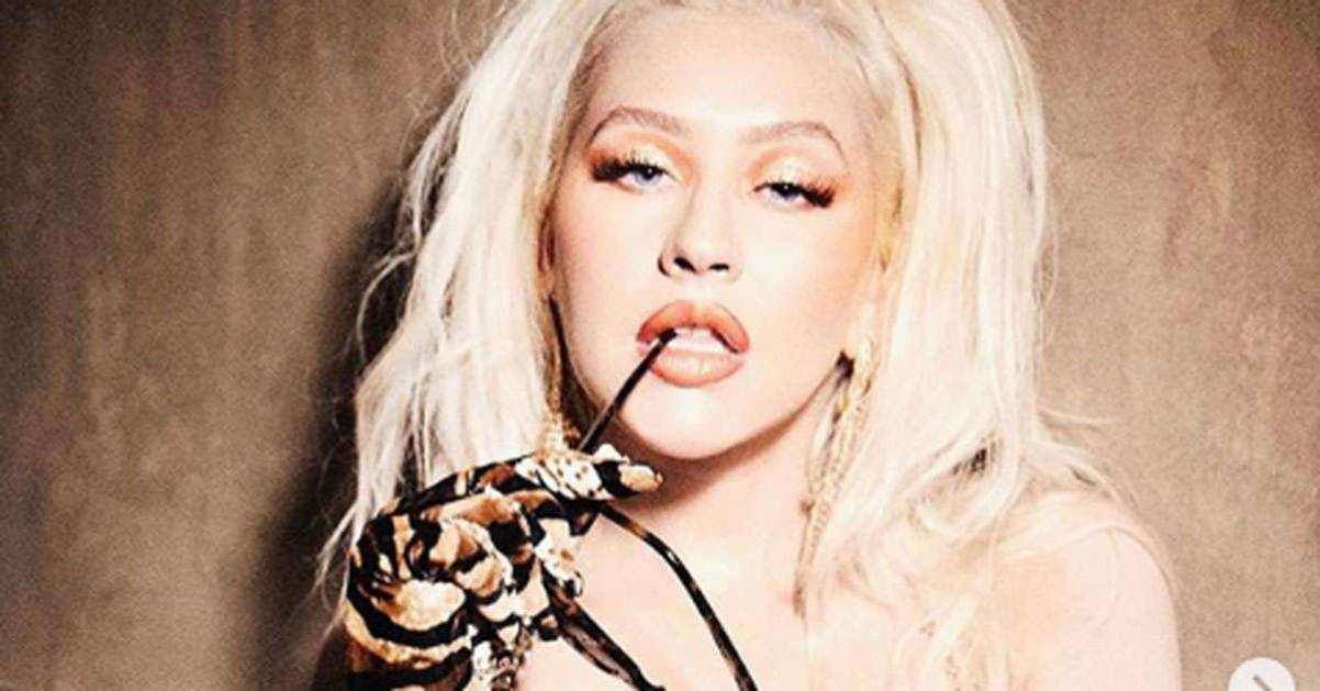 Christina Aguilera le foto in topless conquistano i fan