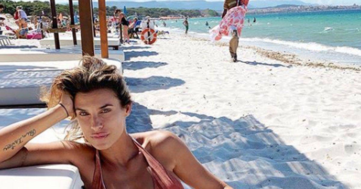 Elisabetta Canalis in bikini conquista i fan di Instagram