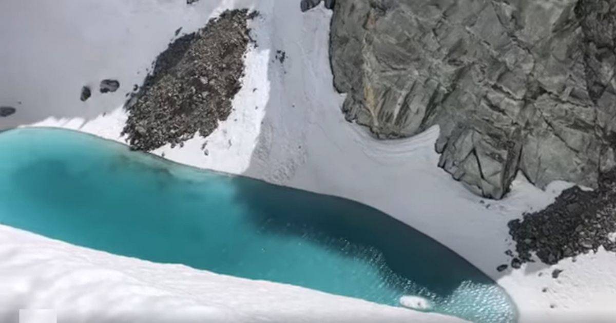Scoperto un lago sul Monte Bianco ma la foto  preoccupante