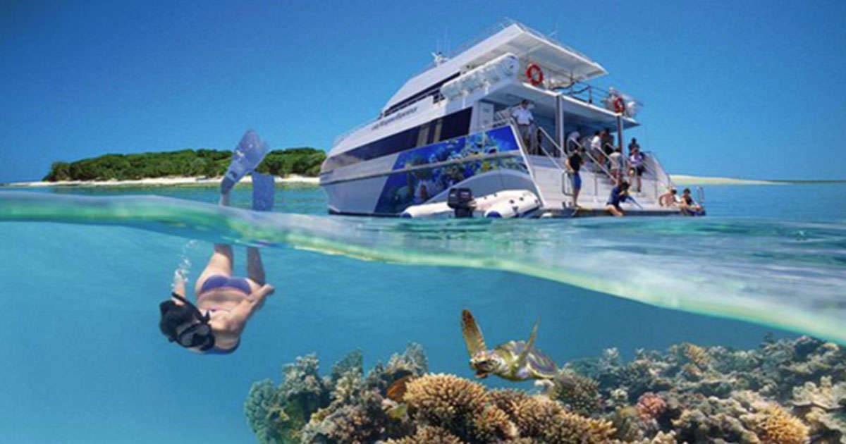 Lhotel sommerso costruito sulla Grande barriera corallina