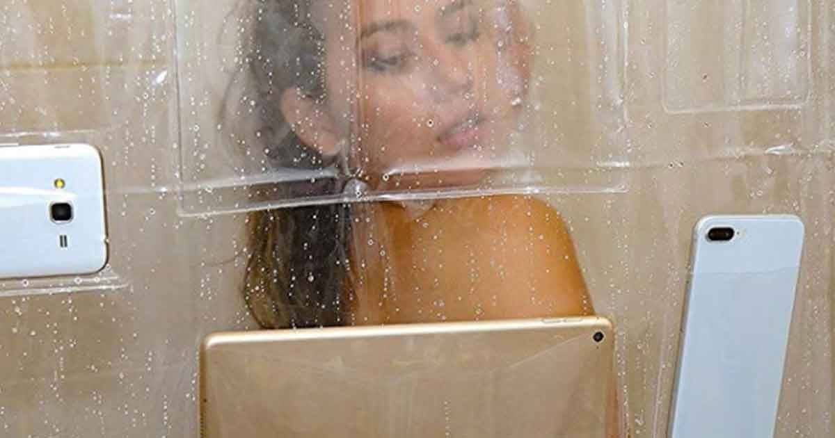Smartphone sotto la doccia tutto merito della tenda trasparente