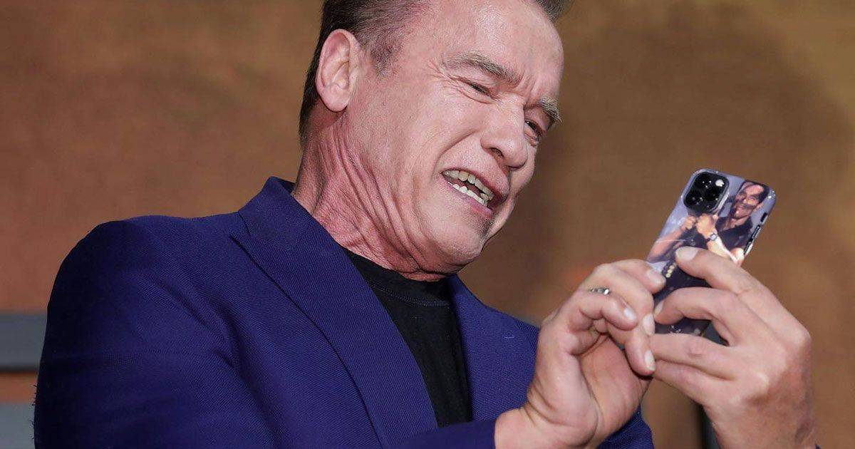 La cover delliPhone di Arnold Schwarzenegger  geniale