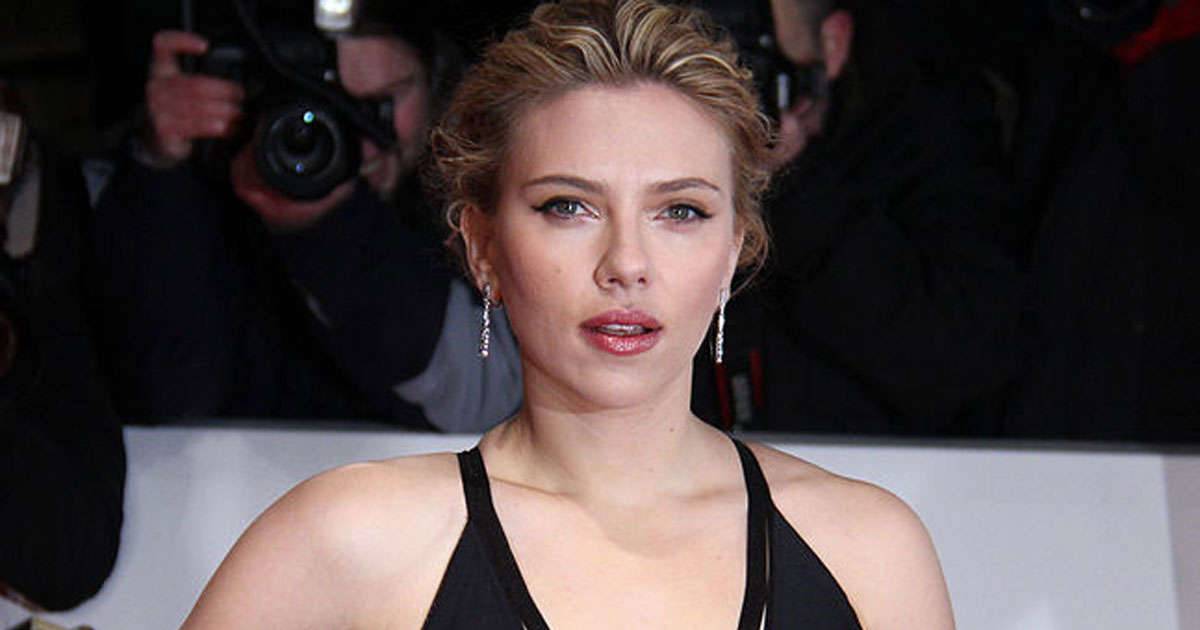 Scarlett Johansson il nuovo di look conquista i fan