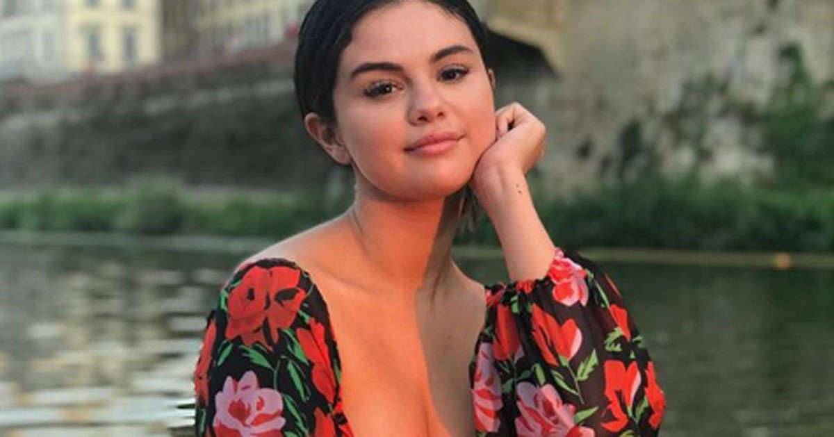 Selena Gomez le foto da bambina conquistano i fan di Instagram