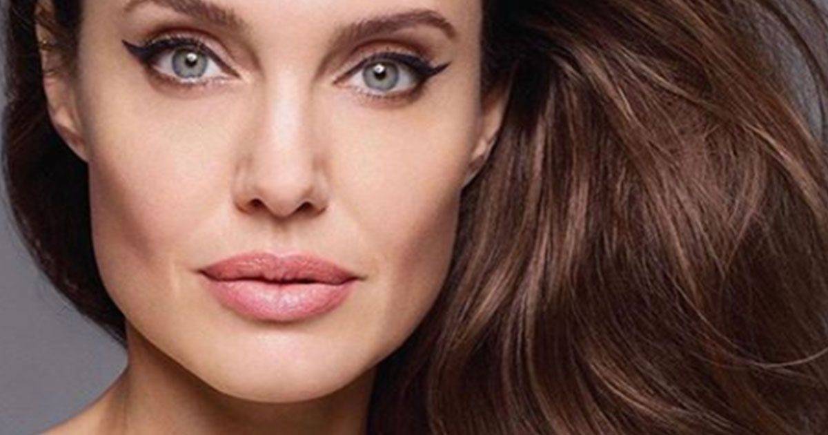 Angelina Jolie posa nuda a 44 anni