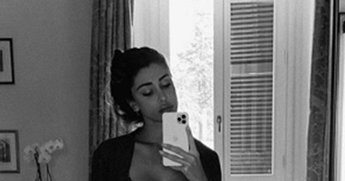 Beln Rodriguez su Instagram il suo selfie in bianco e nero  super sensuale