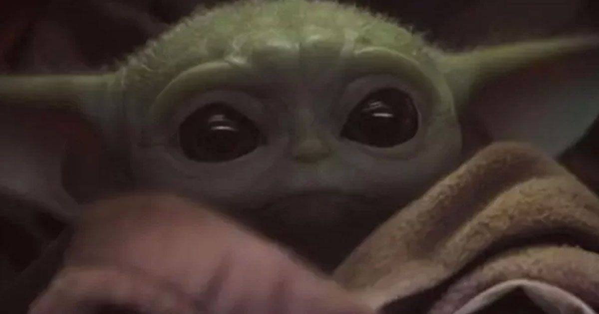 The Mandalorian ecco il Baby Yoda che ti segue per casa