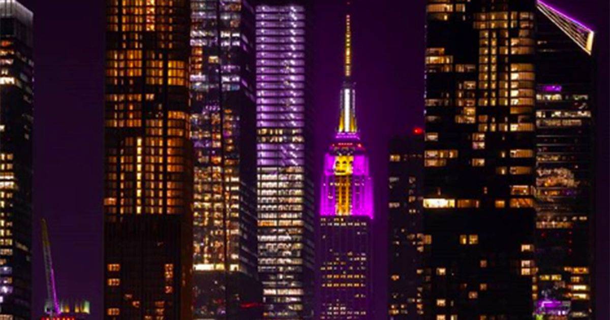 Kobe Bryant lEmpire State Building sillumina di giallo e viola in suo onore 