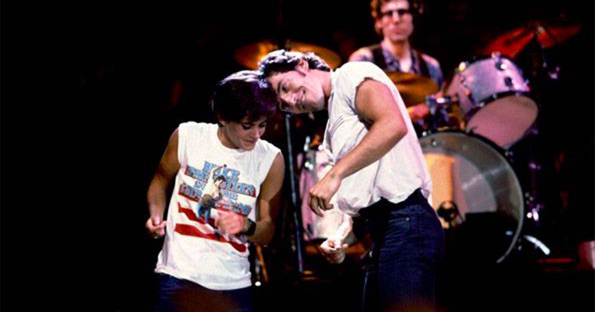 Bruce Springsteen compie 36 anni la straordinaria Dancing in the Dark