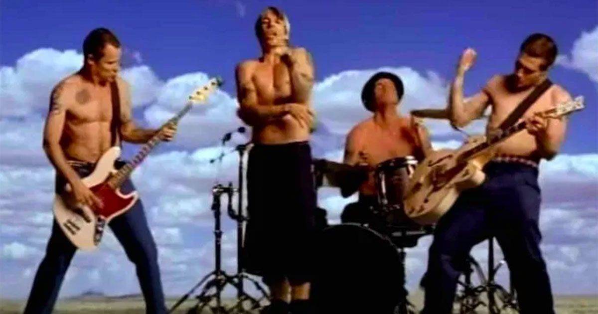 Red Hot Chili Peppers Californication compie 21 anni 