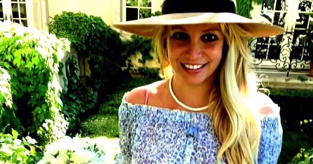 La petizione via le statue confederate celebriamo Britney Spears un vero eroe