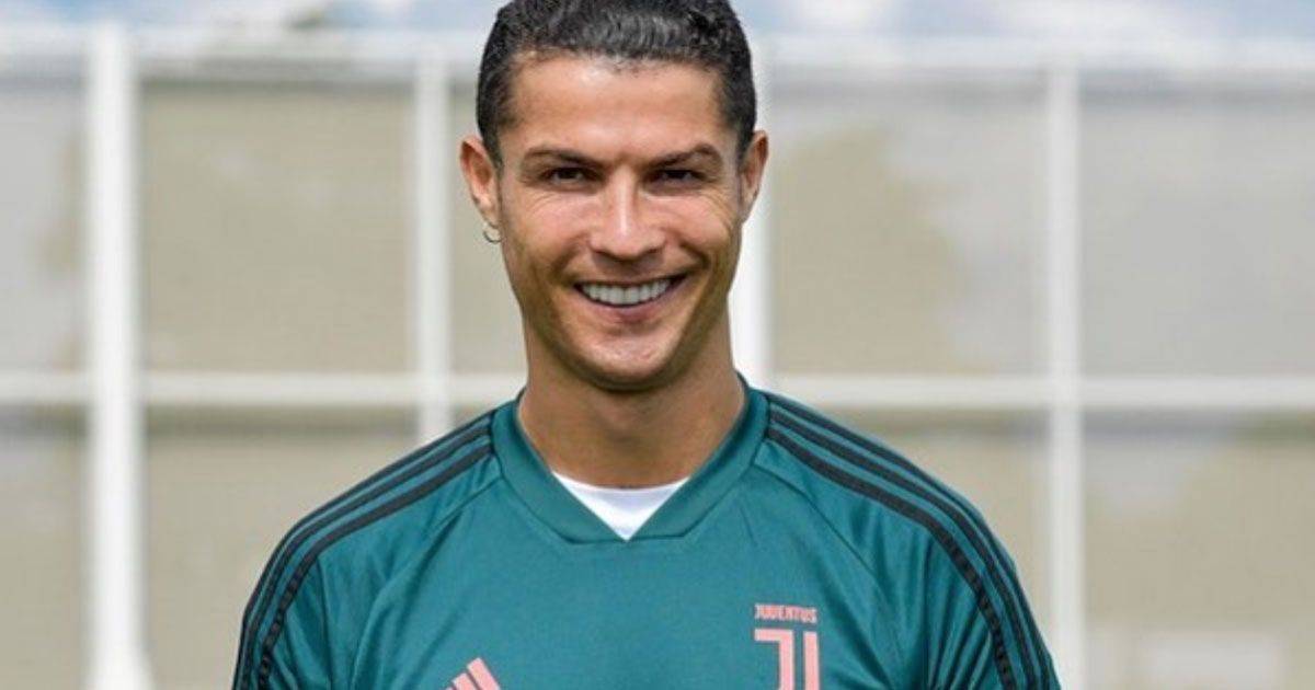 Cristiano Ronaldo si veste da Aladdin per il compleanno dei gemellini