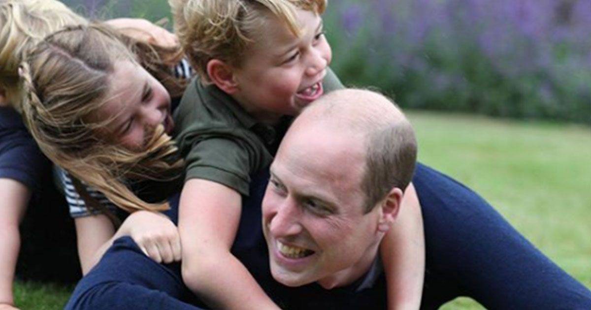 Il principe William festeggia il suo compleanno le tenere immagini con i figli