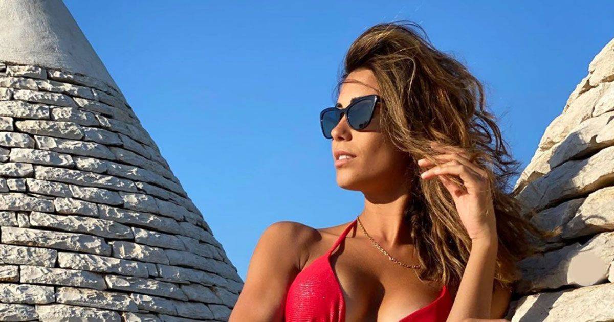 Bikini rosso e fisico perfetto Federica Nargi conquista Instagram