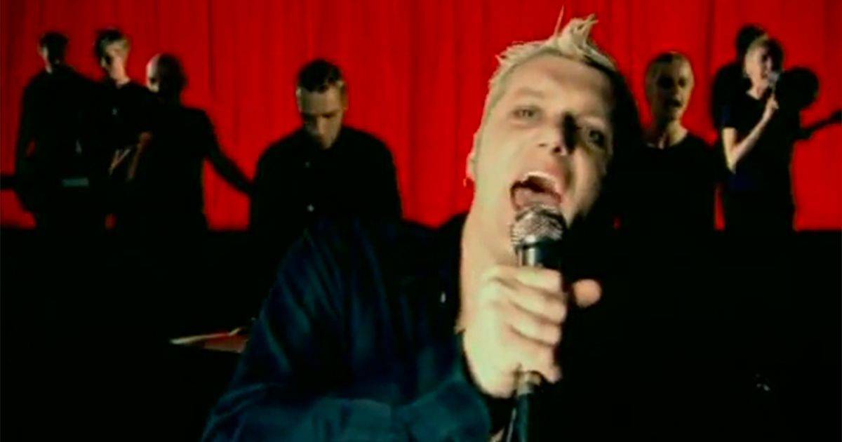 Tubthumping I Get Knocked Down dei Chumbawamba compie 23 anni