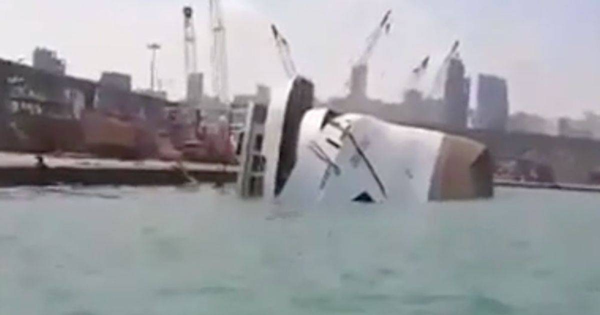 La nave Orient Queen affonda nel porto di Beirut il video