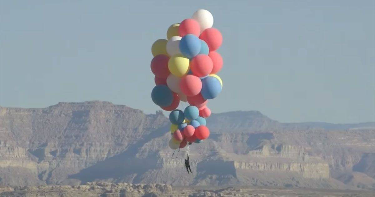 Come il film Up illusionista vola fino a 7000 metri daltezza appeso a dei palloncini