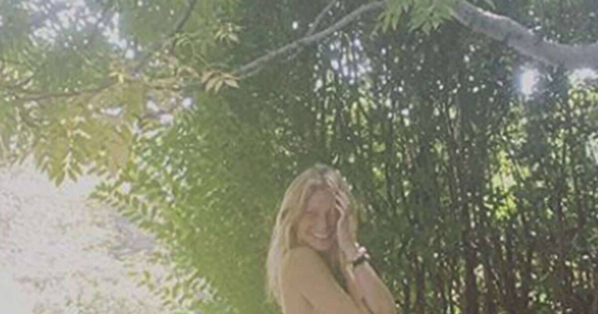 Gwyneth Paltrow per i suoi 48 anni si regala una foto completamente nuda