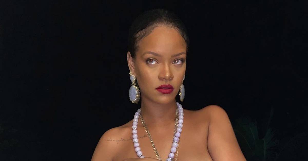 Rihanna e la foto in topless da 10 milioni di like su Instagram