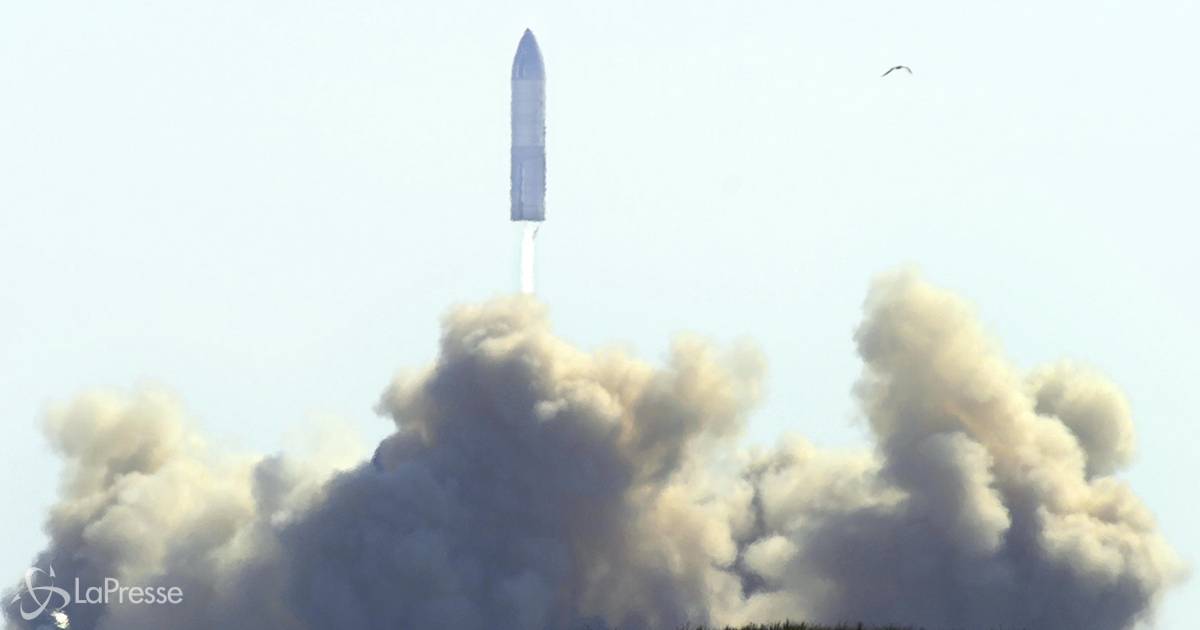 Elon Musk esplode il prototipo di razzo SN9 di SpaceX