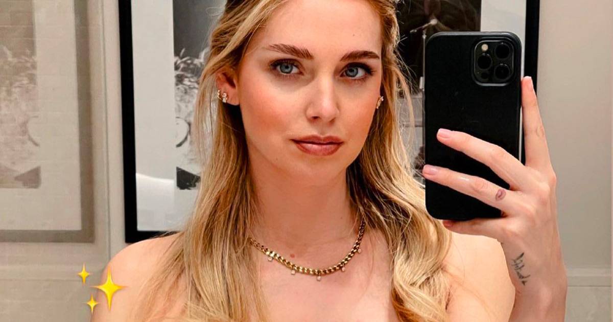 Chiara Ferragni nuda con il pancione la foto su Instagram