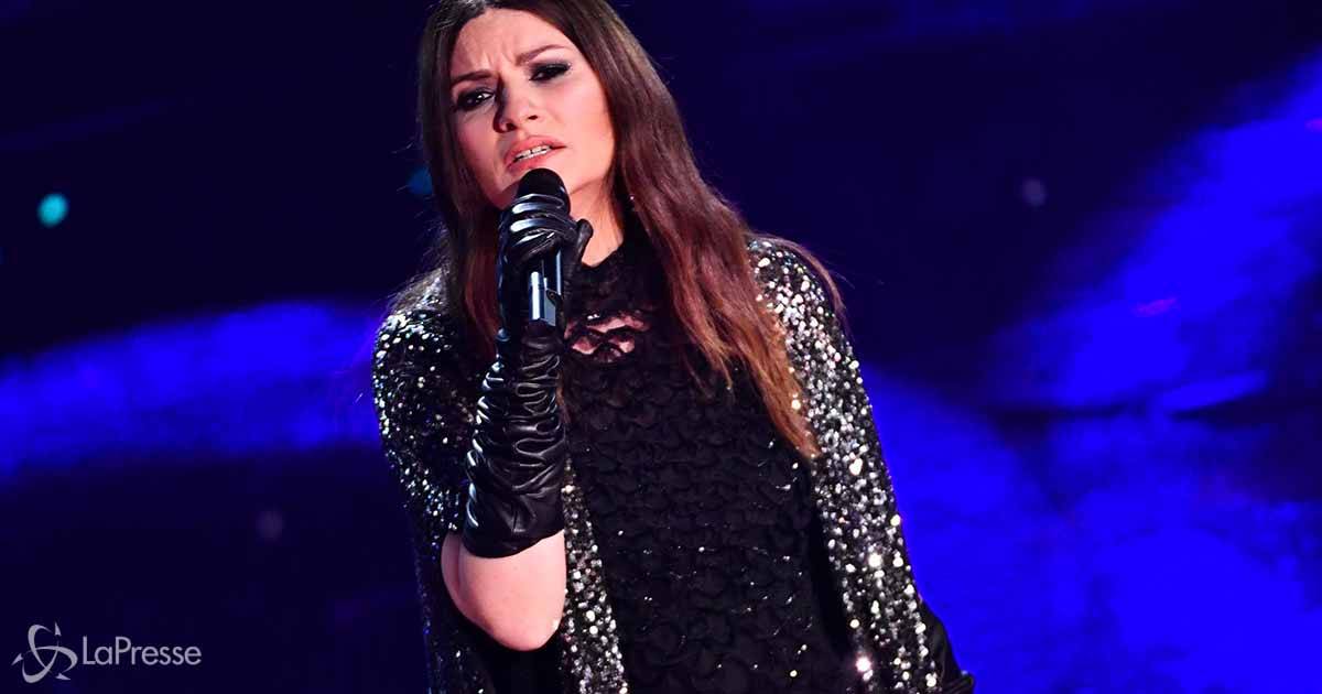 Sanremo 2021 Laura Pausini si commuove cantando Io s Seen