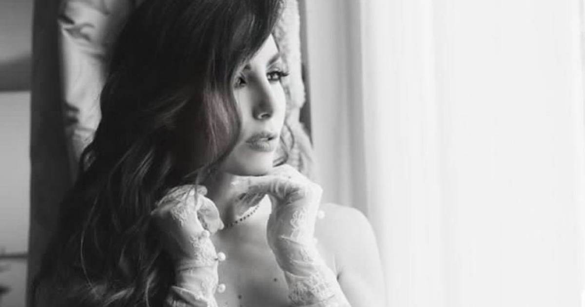 Elegante E Sensuale Elisabetta Gregoraci In Topless Su Instagram elegante-e-sensuale-elisabetta-gregoraci-in-topless-su-instagram